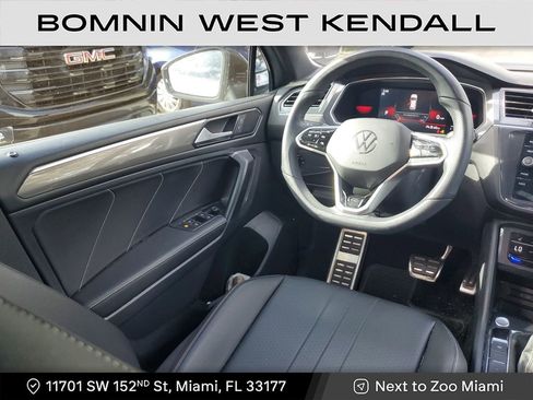 Used 2022 Volkswagen Tiguan SE R-Line image 13