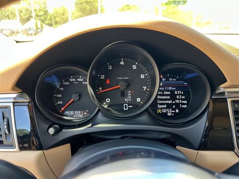 Used 2017 Porsche Macan AWD/4WD image 15