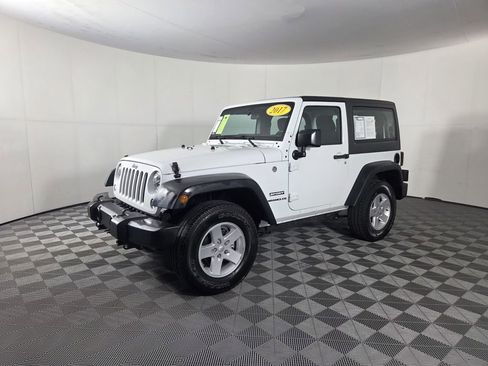 Used 2017 Jeep Wrangler Sport w/ Quick Order Package 24S AWD/4WD image 4