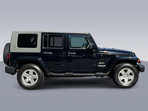 Used 2010 Jeep Wrangler Unlimited Sahara w/ Trailer Tow Group AWD/4WD image 6