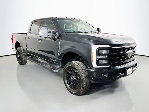 Used 2024 Ford F250 Lariat w/ Black Appearance Package AWD/4WD image 4