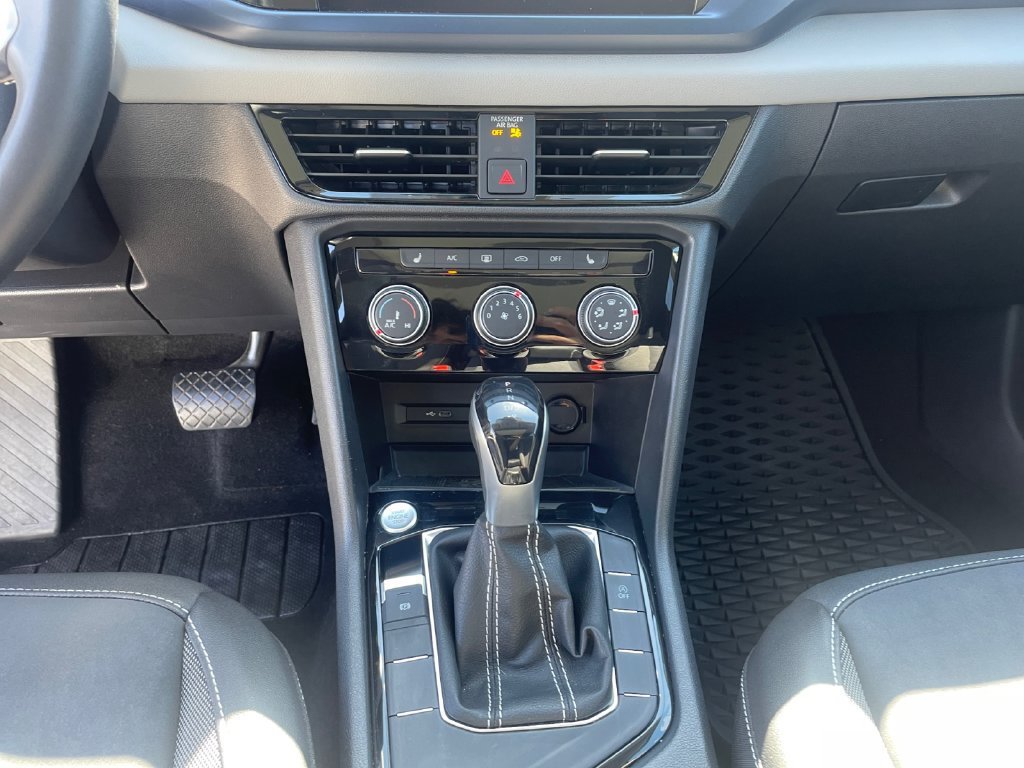 Certified 2023 Volkswagen Taos SE FWD image 11
