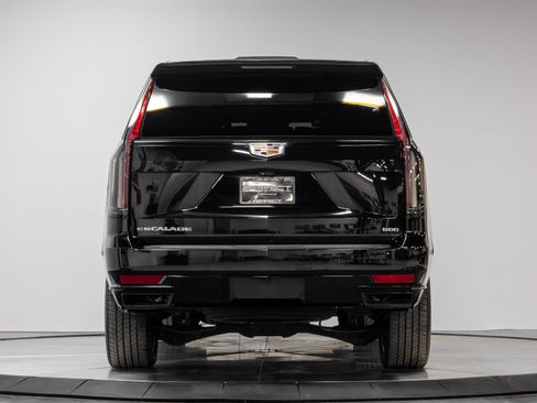 Used 2022 Cadillac Escalade Sport w/ Touring Package AWD/4WD image 41