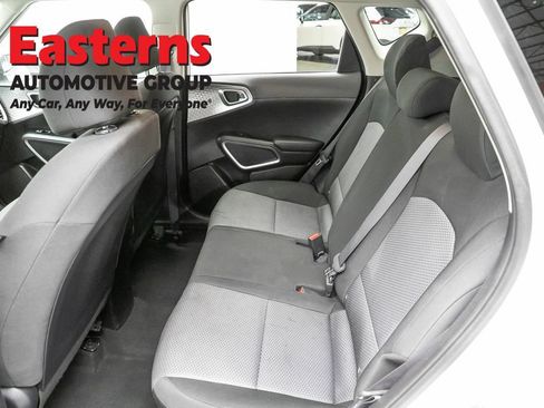 Used 2023 Kia Soul LX FWD image 21