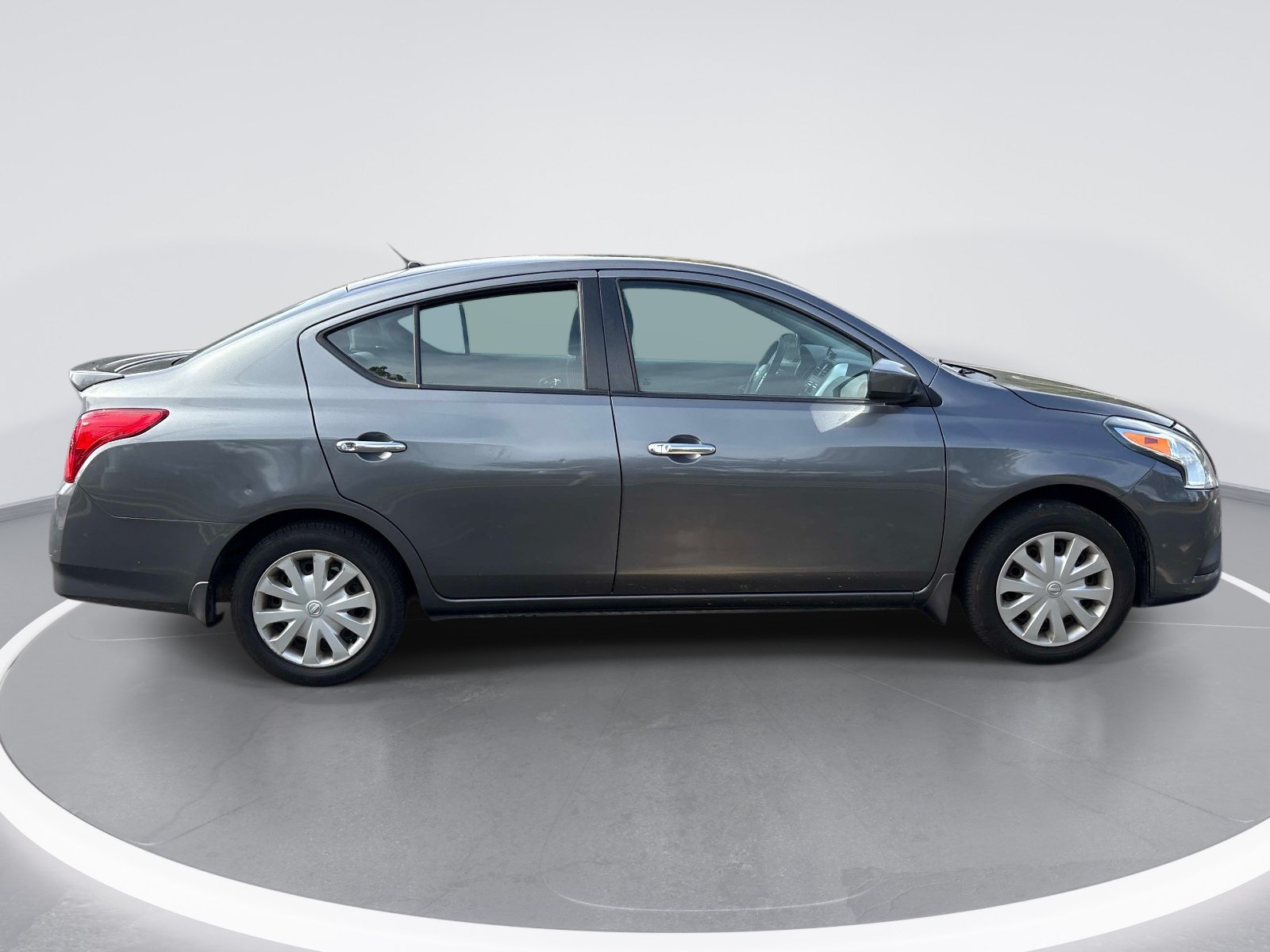 Used 2017 Nissan Versa SV FWD image 9