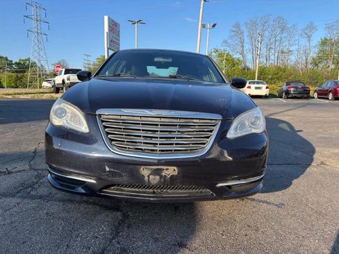 Used 2012 Chrysler 200 Touring FWD image 3