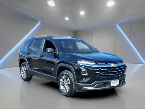 Used 2025 Chevrolet Equinox LT w/ Convenience Package II FWD image 1