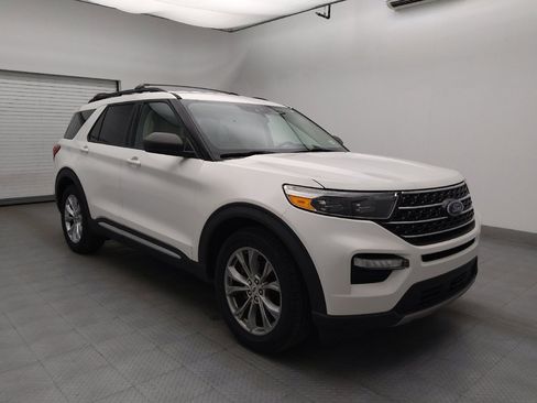 Used 2021 Ford Explorer XLT w/ Equipment Group 202A RWD image 13