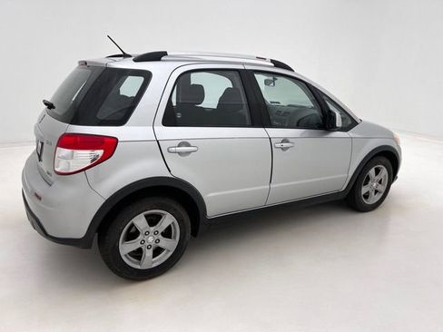 Used 2010 Suzuki SX4 Touring AWD/4WD image 6