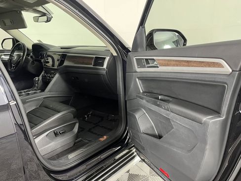 Used 2019 Volkswagen Atlas SEL Premium image 16