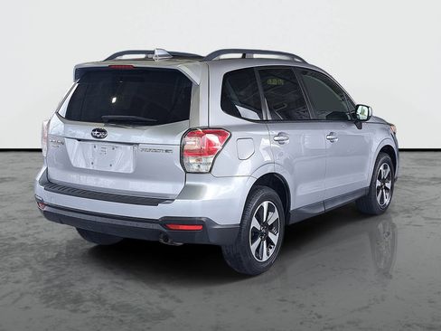 Used 2018 Subaru Forester 2.5i Premium w/ All-Weather Package AWD/4WD image 2