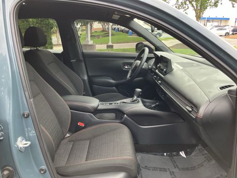 Certified 2025 Honda HR-V Sport image 34