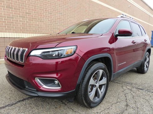 Used 2019 Jeep Cherokee Limited AWD/4WD image 6