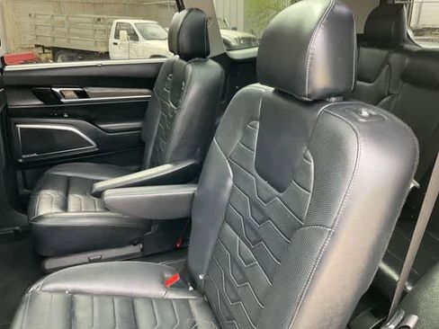 Used 2022 Kia Telluride SX w/ SX Prestige Package image 18