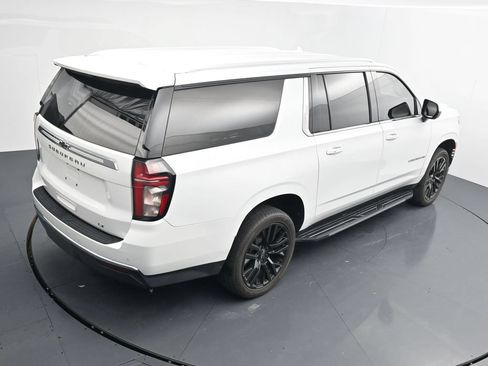 Used 2021 Chevrolet Suburban LT RWD image 13