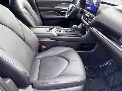Certified 2025 Toyota Grand Highlander XLE image 14