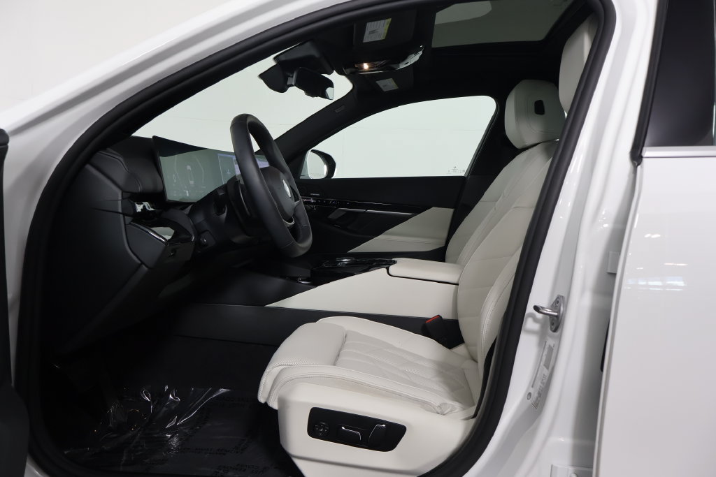 Certified 2026 BMW 530i w/ Premium Package RWD image 10
