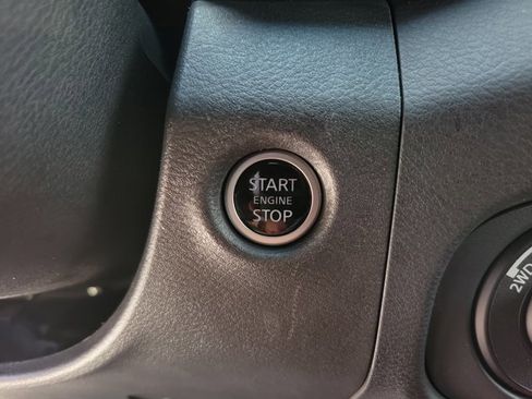 Used 2023 Nissan Frontier PRO-4X w/ Technology Package image 16