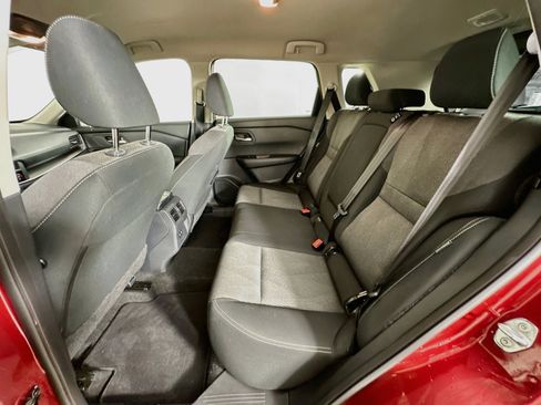Used 2025 Nissan Rogue SV AWD/4WD image 26