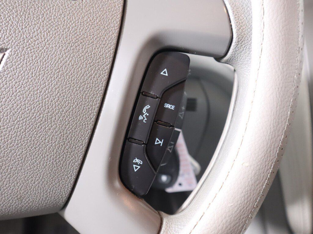 Used 2015 Chevrolet Traverse LS FWD image 13