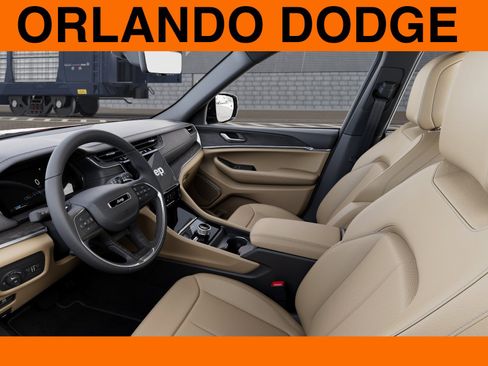 New 2025 Jeep Grand Cherokee Limited w/ Luxury Tech Group II AWD/4WD image 22