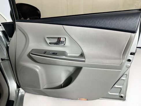 Used 2016 Toyota Prius V Two image 29