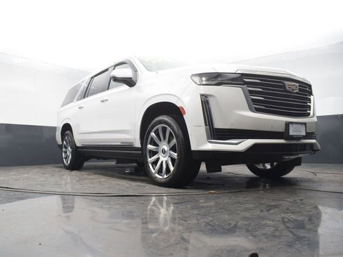 Used 2023 Cadillac Escalade ESV Premium Luxury Platinum w/ Heavy-Duty Trailer Package image 50