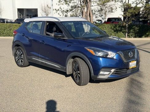 Used 2020 Nissan Kicks SR w/ SR Premium Package image 2
