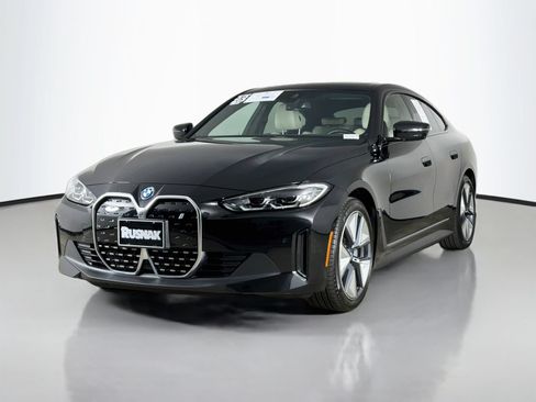 Certified 2023 BMW i4 eDrive40 w/ Premium Package RWD image 3