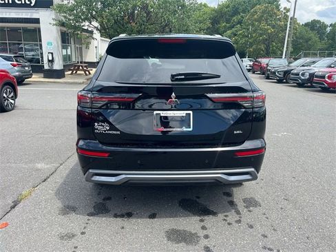 New 2025 Mitsubishi Outlander SEL image 4