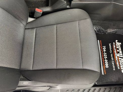 Used 2024 Chevrolet Colorado W/T image 34