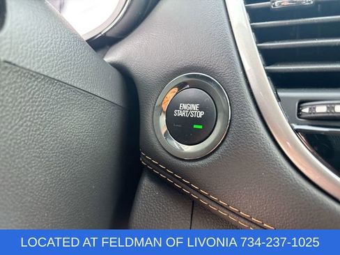 Used 2022 Chevrolet Trax LT w/ LT Convenience Package image 16