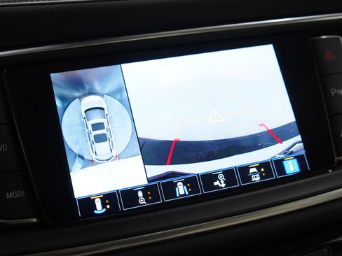 Used 2023 Buick Enclave Avenir image 26