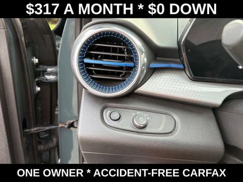 Used 2025 Chevrolet Trax LT FWD image 16