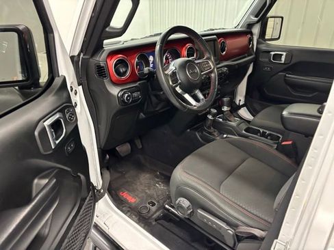 Used 2021 Jeep Wrangler Unlimited Rubicon w/ Cold Weather Group AWD/4WD image 14