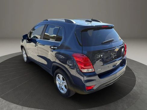 Used 2018 Chevrolet Trax LT w/ LT Convenience Package image 3