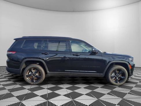 New 2025 Jeep Grand Cherokee L Altitude image 6