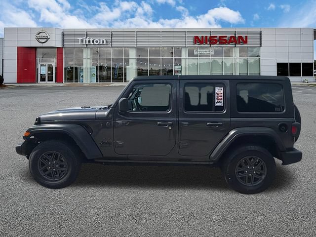 Used 2025 Jeep Wrangler Unlimited Sport AWD/4WD image 4