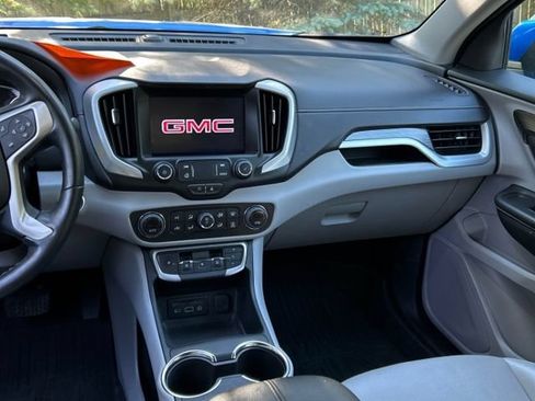 Used 2024 GMC Terrain SLT w/ LPO, Floor Liner Package AWD/4WD image 3