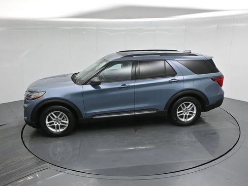 Used 2025 Ford Explorer Active image 42