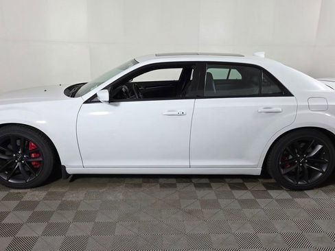 Used 2023 Chrysler 300 C image 5