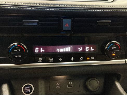 Used 2021 Nissan Rogue SV image 10