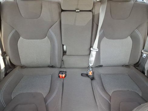 Used 2021 Jeep Cherokee Latitude image 23