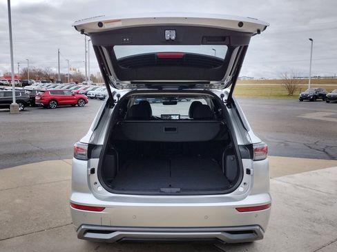 New 2025 Mitsubishi Outlander SEL image 17