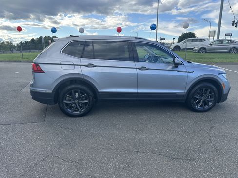 Certified 2024 Volkswagen Tiguan SE AWD/4WD image 8