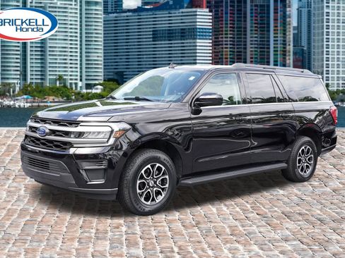 Used 2024 Ford Expedition Max XLT RWD image 3