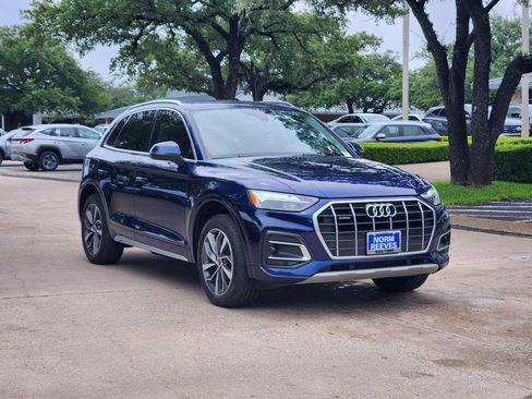Used 2021 Audi Q5 2.0T Premium w/ Convenience Package AWD/4WD image 3