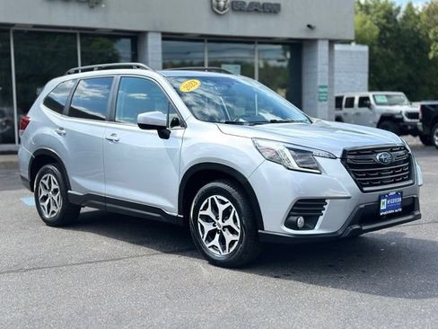 Used 2023 Subaru Forester Premium AWD/4WD image 7
