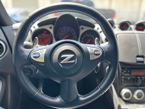 Used 2013 Nissan 370Z Coupe RWD image 9