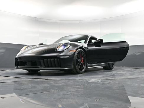 New 2026 Porsche 911 Carrera 4 GTS AWD/4WD image 37